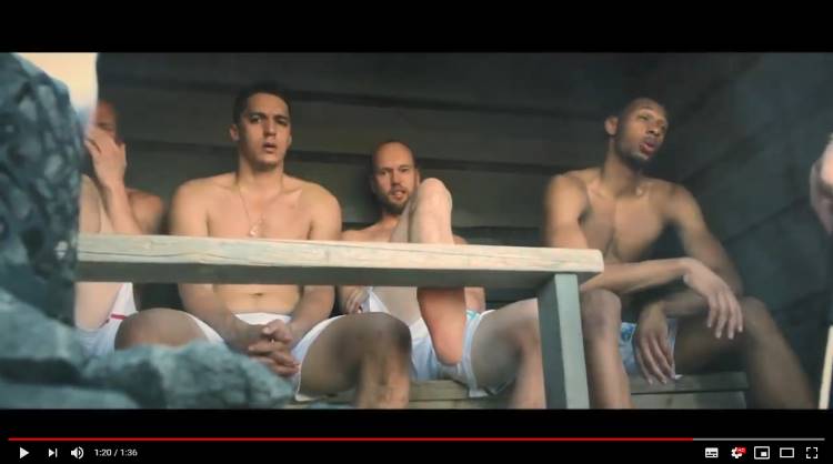 VaLePa volleybollspelare njuter av att bada i Kiramin FinVision® - Sauna  | Kirami