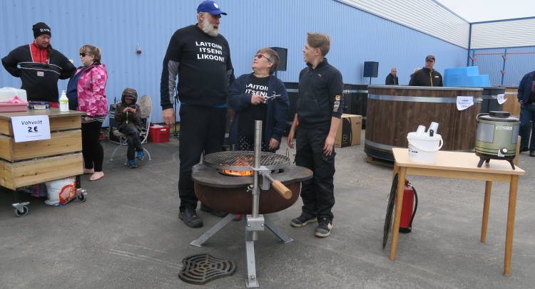 Juha Mieto fick smaka Pirjos grillrätter på företagsvisit | Kirami