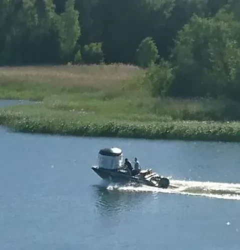 Lyftkranar och helikoptrar som hjälp vid transport av badtunnor | Kirami