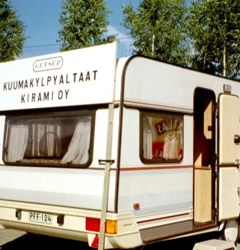 Världens största tillverkare av badtunnor sköter nu sin export också via Åbo | Kirami