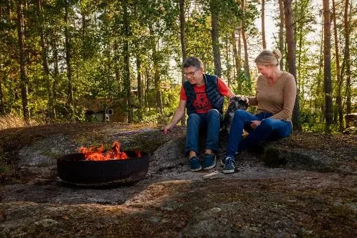 Grill the sausages on the Kirami Outstanding Roasty Boss pot