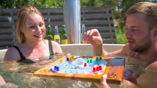 Premium Pearly M Coppe on a terrace