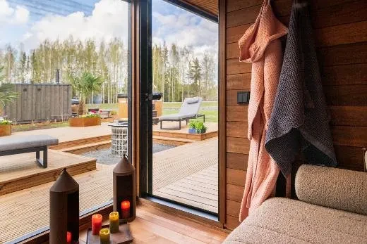 Kirami FinVision® -lounge M Misty - atmosphere like in a garden.