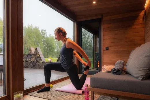 Kirami FinVision® - lounge XL Misty | Large windows bring the garden close to you